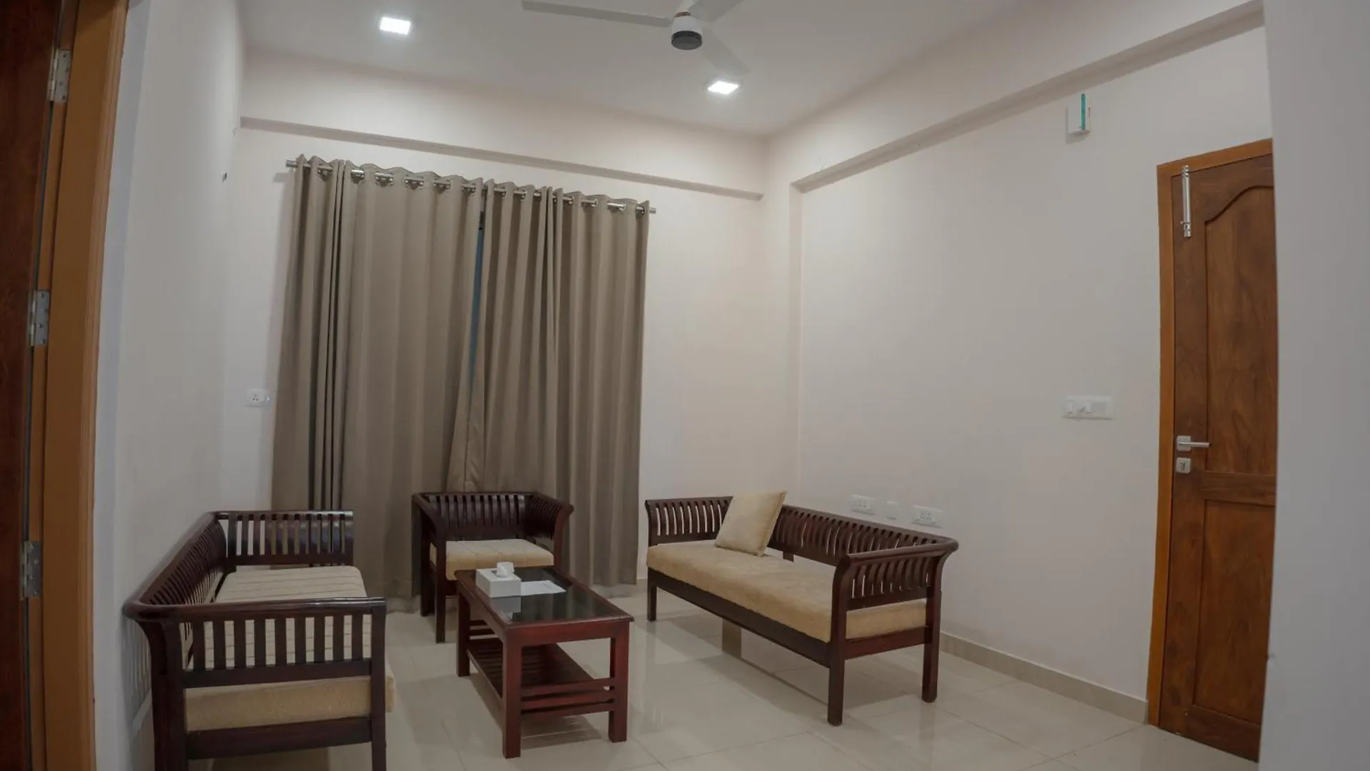 Daffodils Luxury Airport Suites Kochi Hotel