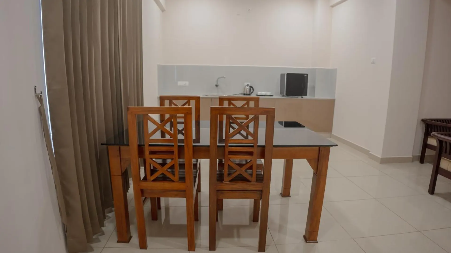 Daffodils Luxury Airport Suites Kochi Hotel