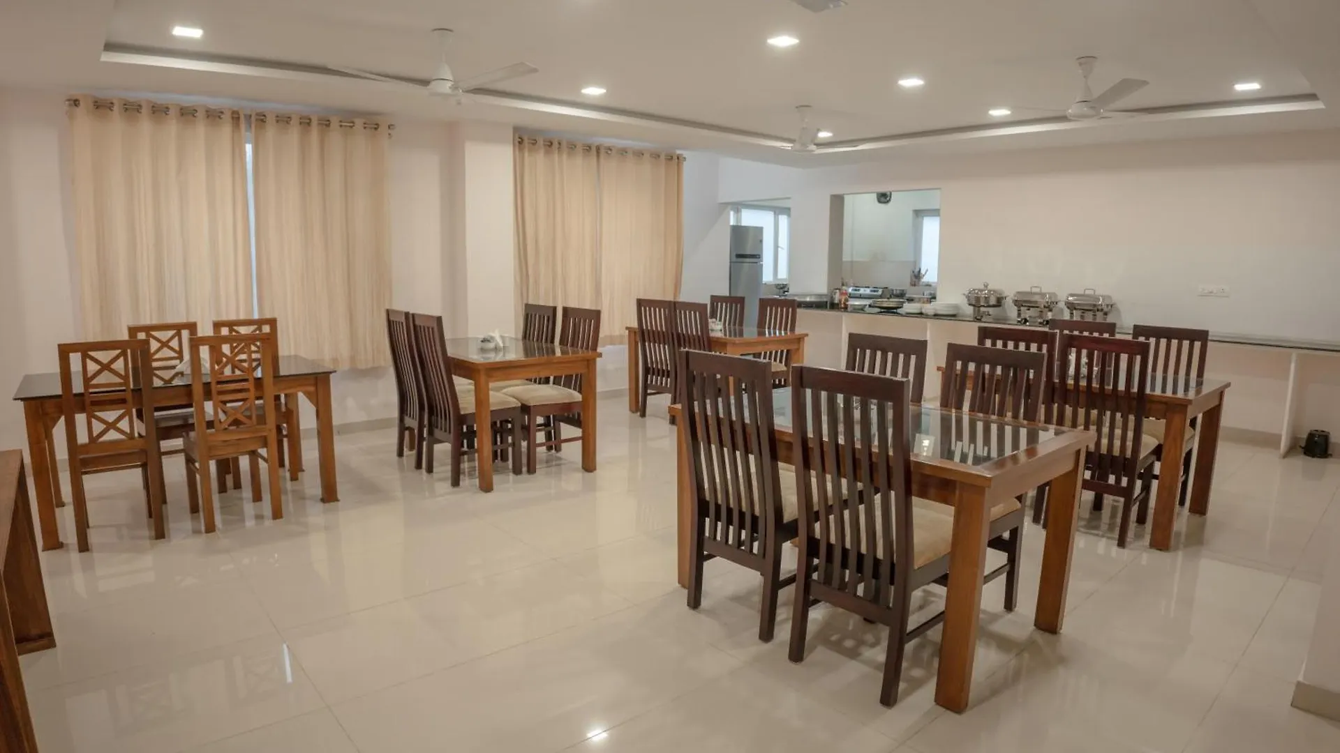 Hotel Daffodils Luxury Airport Suites Kochi